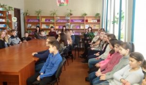 Беседа у тематической выставки «Без срока давности…». /Памяти жертв геноцида/.