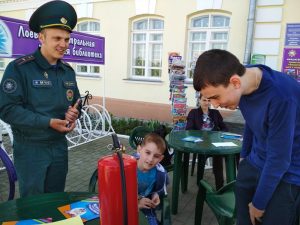 Беседа у тематической выставки «Без срока давности…». /Памяти жертв геноцида/.